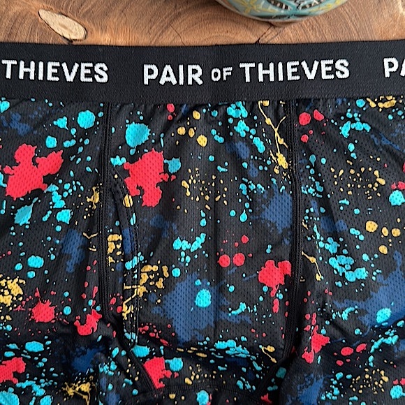 Pair of Thieves - Picture 3 of 5